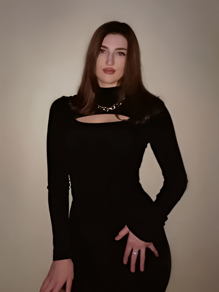 Азалия привлекальеная девушка из Екатеринбурга цена от 4000 руб