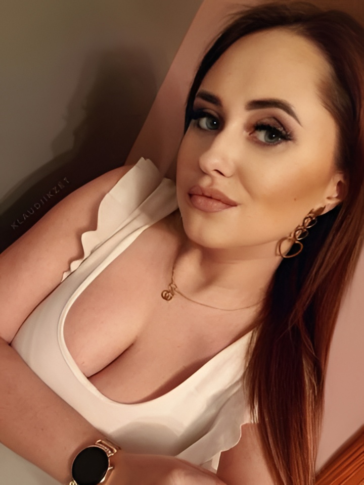 Елена привлекальеная девушка из Екатеринбурга цена от 4000 руб