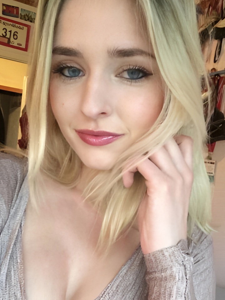 Маргарита привлекальеная девушка из Екатеринбурга цена от 4000 руб