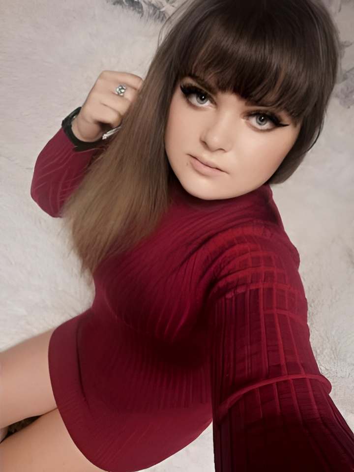 Роксана привлекальеная девушка из Екатеринбурга цена от 5000 руб