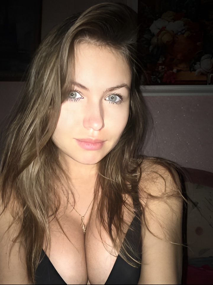 Стефания привлекальеная девушка из Екатеринбурга цена от 4000 руб