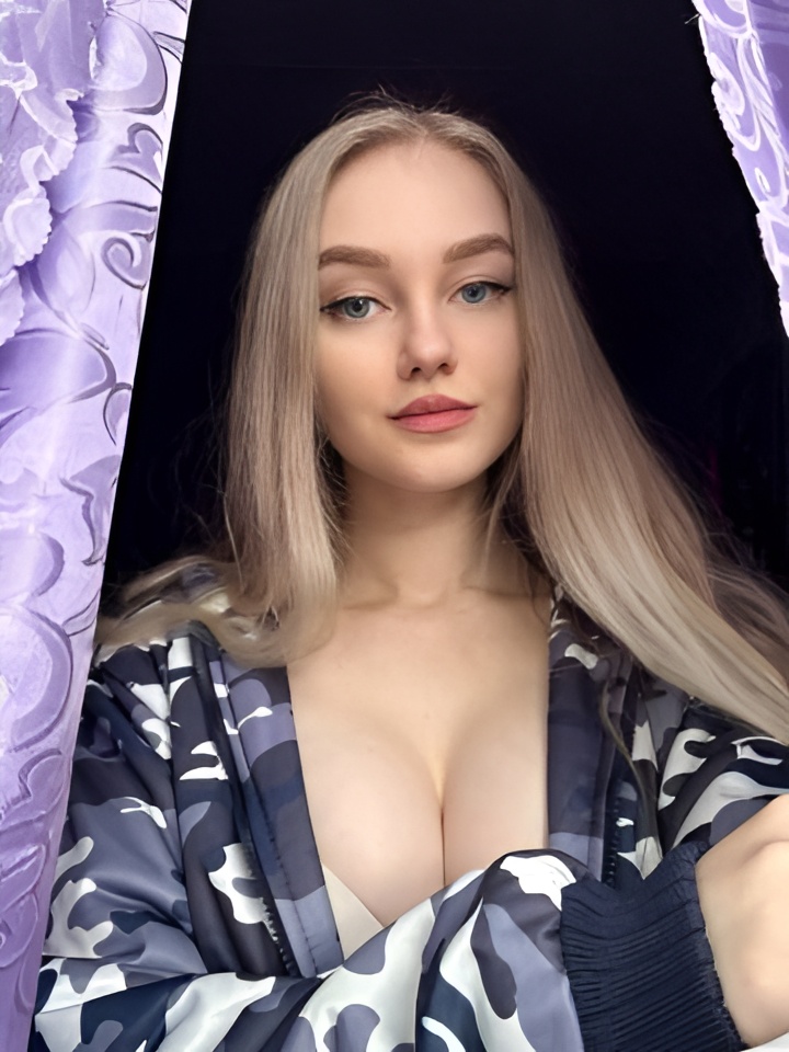 Ярослава привлекальеная девушка из Екатеринбурга цена от 10000 руб
