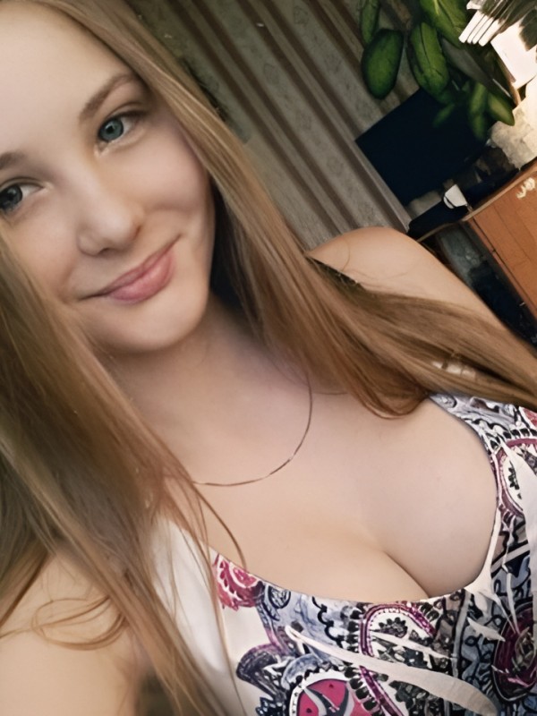 Элеонора привлекательная девушка из Екатеринбурга цена от 2500 руб
