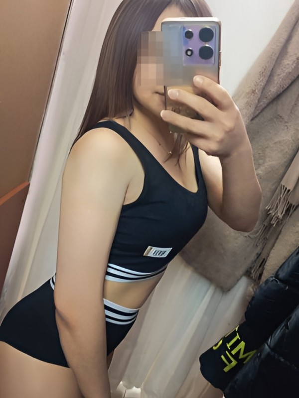 Эльмира привлекательная девушка из Екатеринбурга цена от 10000 руб