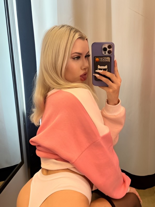 Устинья привлекательная девушка из Екатеринбурга цена от 2500 руб