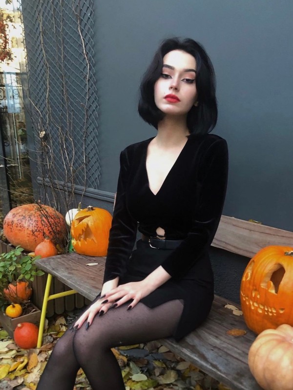 Аида привлекательная девушка из Екатеринбурга цена от 3000 руб